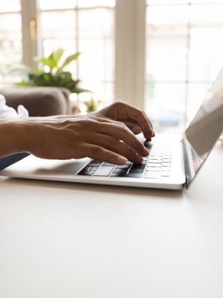 Tone and Structure in Articles